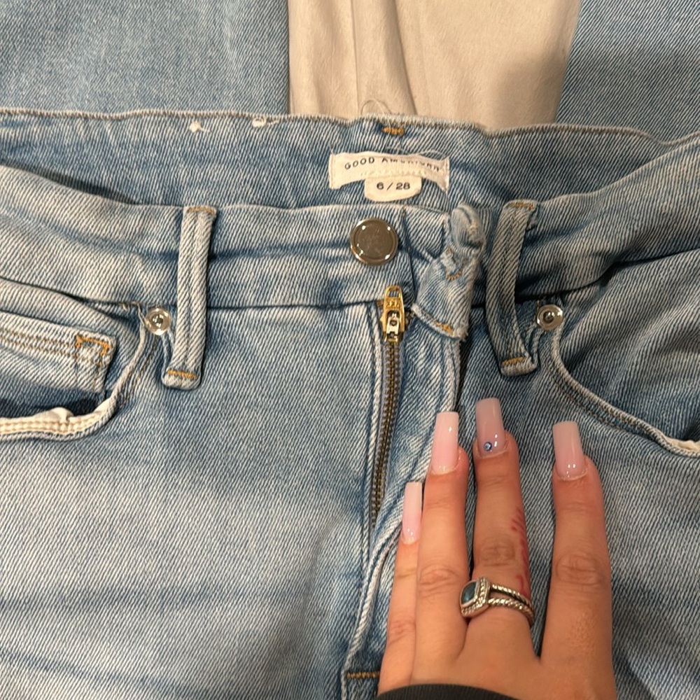 Good American Jeans - Picture 2 of 4